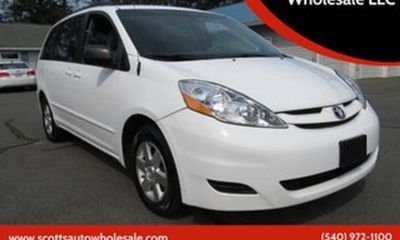 2010 Toyota Sienna LE 8 Passenger