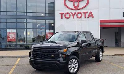 2022 Chevrolet Silverado Custom