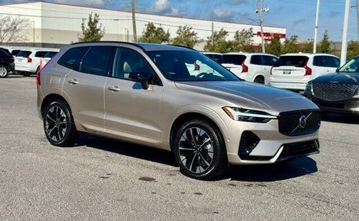 2026 Volvo XC60 Plus Dark