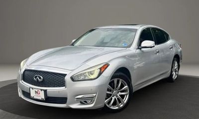 2015 Infiniti Q70 37