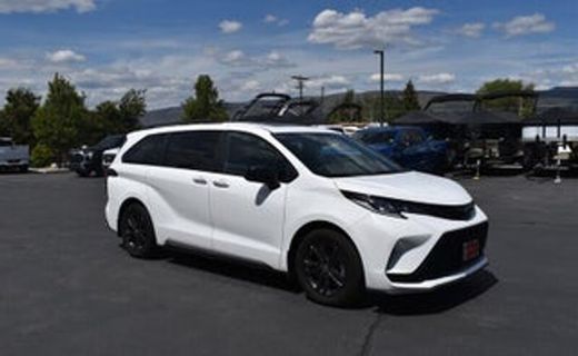 2025 Toyota Sienna XSE