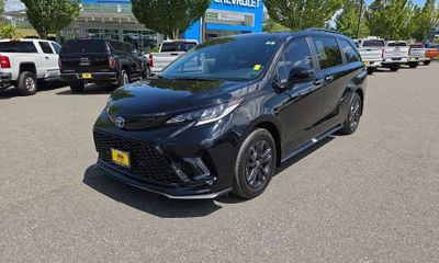 2025 Toyota Sienna XSE 7 Passenger