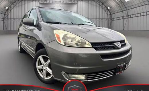 2005 Toyota Sienna XLE