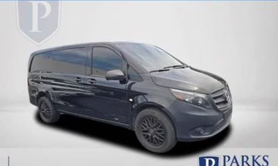 2016 Mercedes-Benz Metris Base