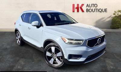 2019 Volvo XC40 Momentum