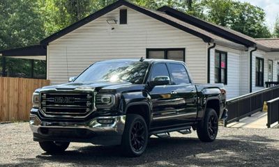 2018 GMC Sierra SLT