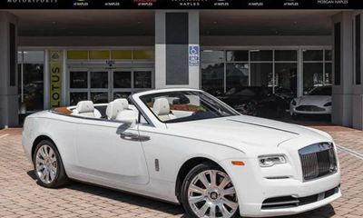 2016 Rolls-Royce Dawn Base