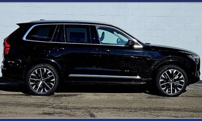 2026 Volvo XC90 Ultra Bright