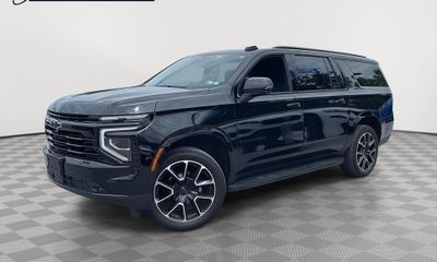 2025 Chevrolet Suburban RST