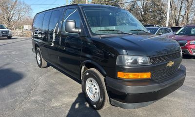 2018 Chevrolet Express Passenger LS