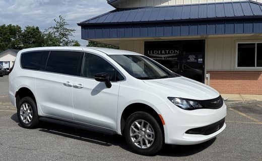 2026 Chrysler Voyager LX