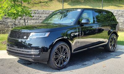 2026 Land Rover Range SE
