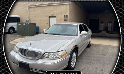 2007 Lincoln Town CAR Signature