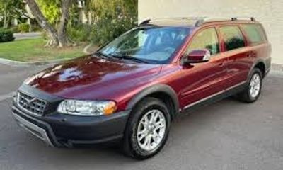 2011 Volvo XC70 32
