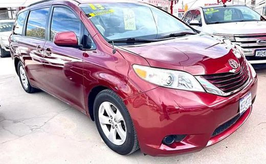 2013 Toyota Sienna LE