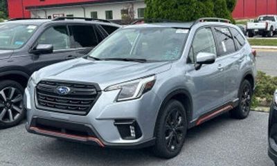 2025 Subaru Forester Premium Base