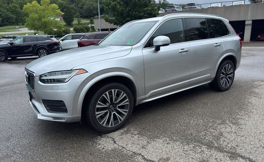 2021 Volvo XC90 Momentum