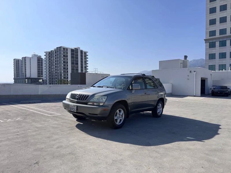 2003 Lexus RX — a typically priced live listing