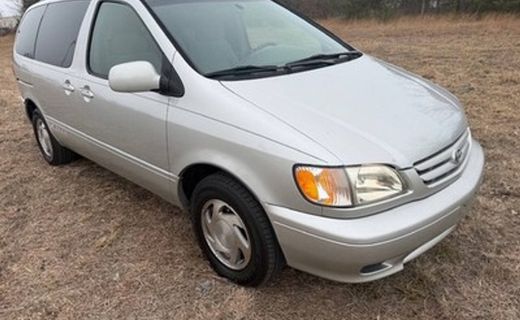 2002 Toyota Sienna LE