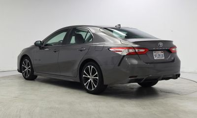 2020 Toyota Camry SE