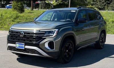 2024 Volkswagen Atlas 4MOTION Peak Edition