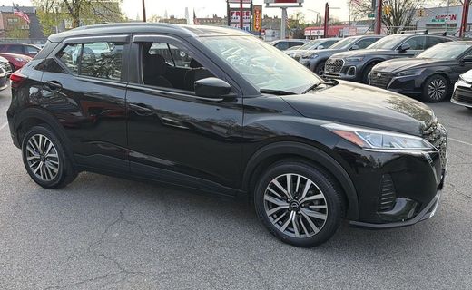 2022 Nissan Kicks SV