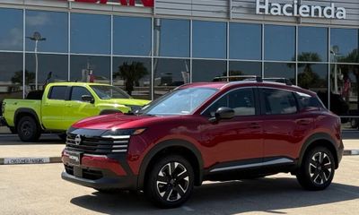 2026 Nissan Kicks MPV SV