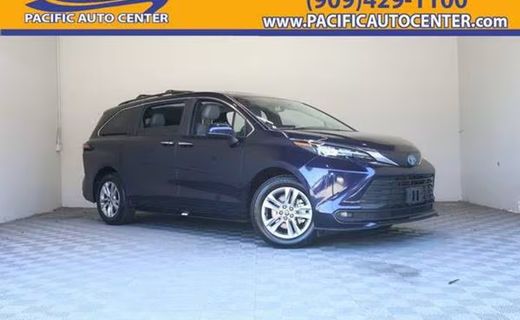 2025 Toyota Sienna XLE