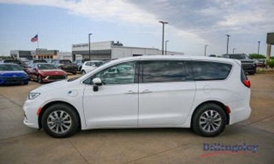 2023 Chrysler Pacifica Touring L