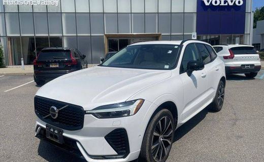 2024 Volvo XC60 Plus Dark