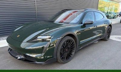 2022 Porsche Taycan Turbo S Cross