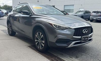 2018 Infiniti QX30 Premium