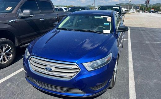 2015 Ford Taurus SE