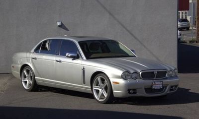2009 Jaguar XJ Super V8