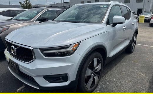 2021 Volvo XC40 Momentum