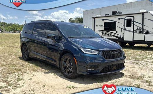 2022 Chrysler Pacifica Touring L