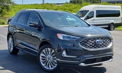 2024 Ford Edge Titanium