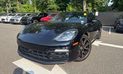 2023 Porsche Panamera GTS