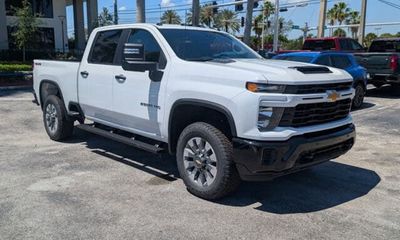 2026 Chevrolet Silverado HD Custom
