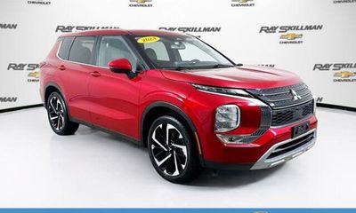 2024 Mitsubishi Outlander SE Black Edition