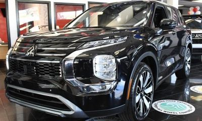 2026 Mitsubishi Outlander SE S AWC