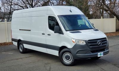 2022 Mercedes-Benz Sprinter 907 VS30
