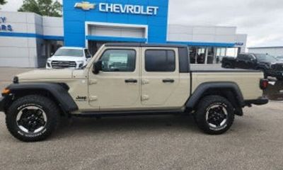 2020 Jeep Gladiator Sport