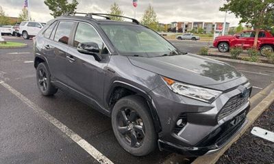 2020 Toyota RAV4 XSE HV