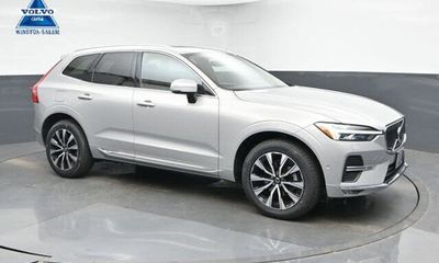 2023 Volvo XC60 Plus Bright