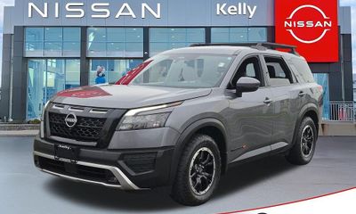 2023 Nissan Pathfinder SV