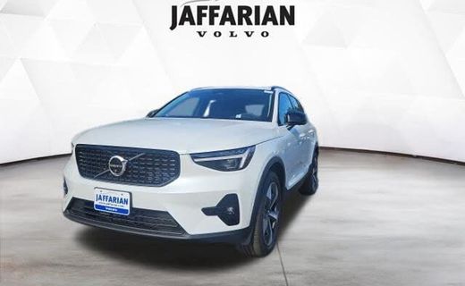 2026 Volvo XC40 Plus Dark