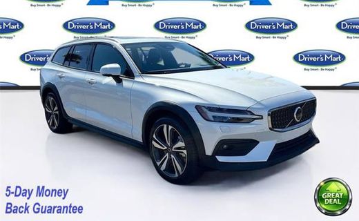 2025 Volvo V60CC Plus