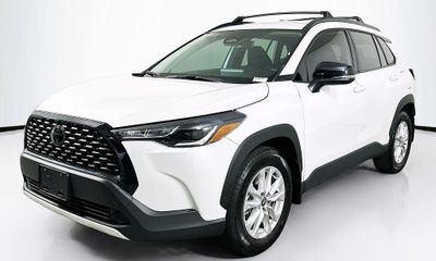 2025 Toyota Corolla Cross LE