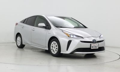 2021 Toyota Prius LE